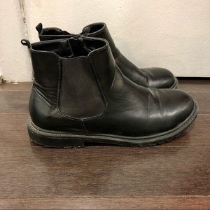Black Ankle Chelsea boots